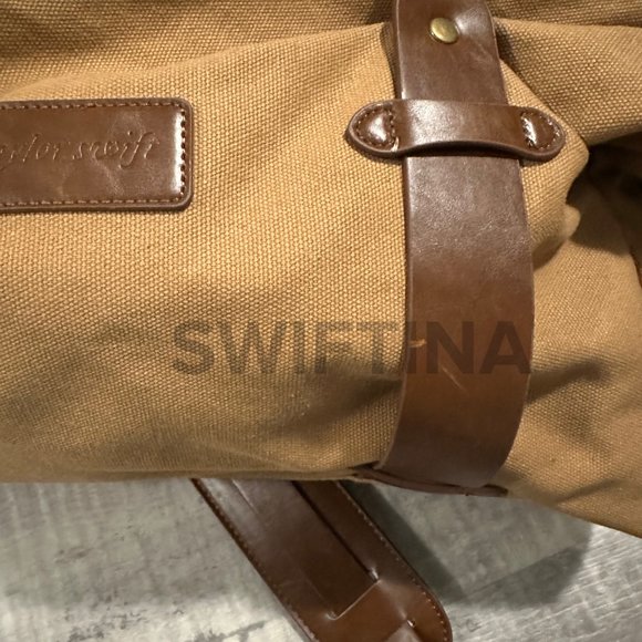 SOLD - RARE FOLKLORE TAYLOR SWIFT leaving out the side door duffle bag - Picture 4 of 7